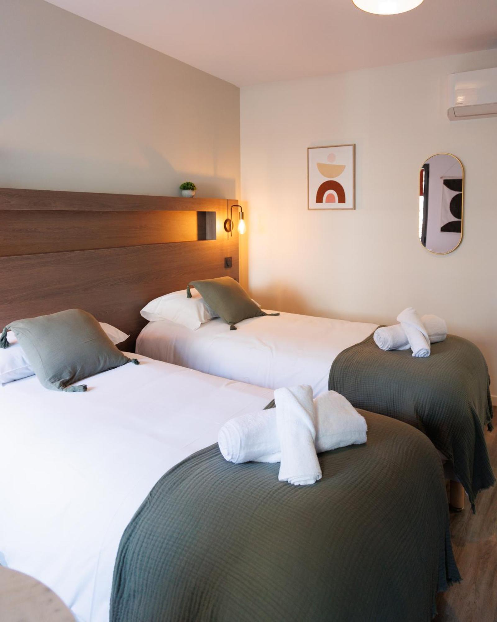 Appart'Hotel Le Corot - Acces Autonome - Saint-Junien Centre Zewnętrze zdjęcie