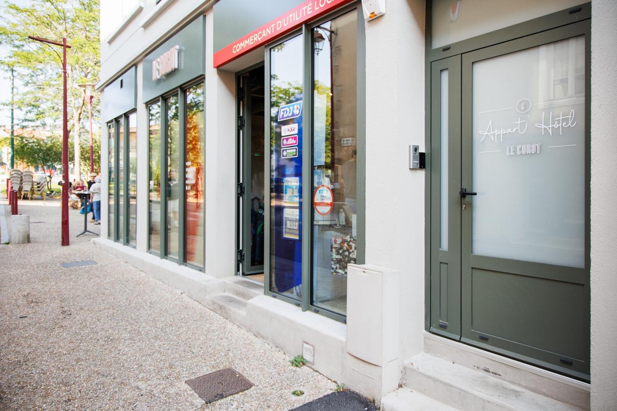 Appart'Hotel Le Corot - Acces Autonome - Saint-Junien Centre Zewnętrze zdjęcie