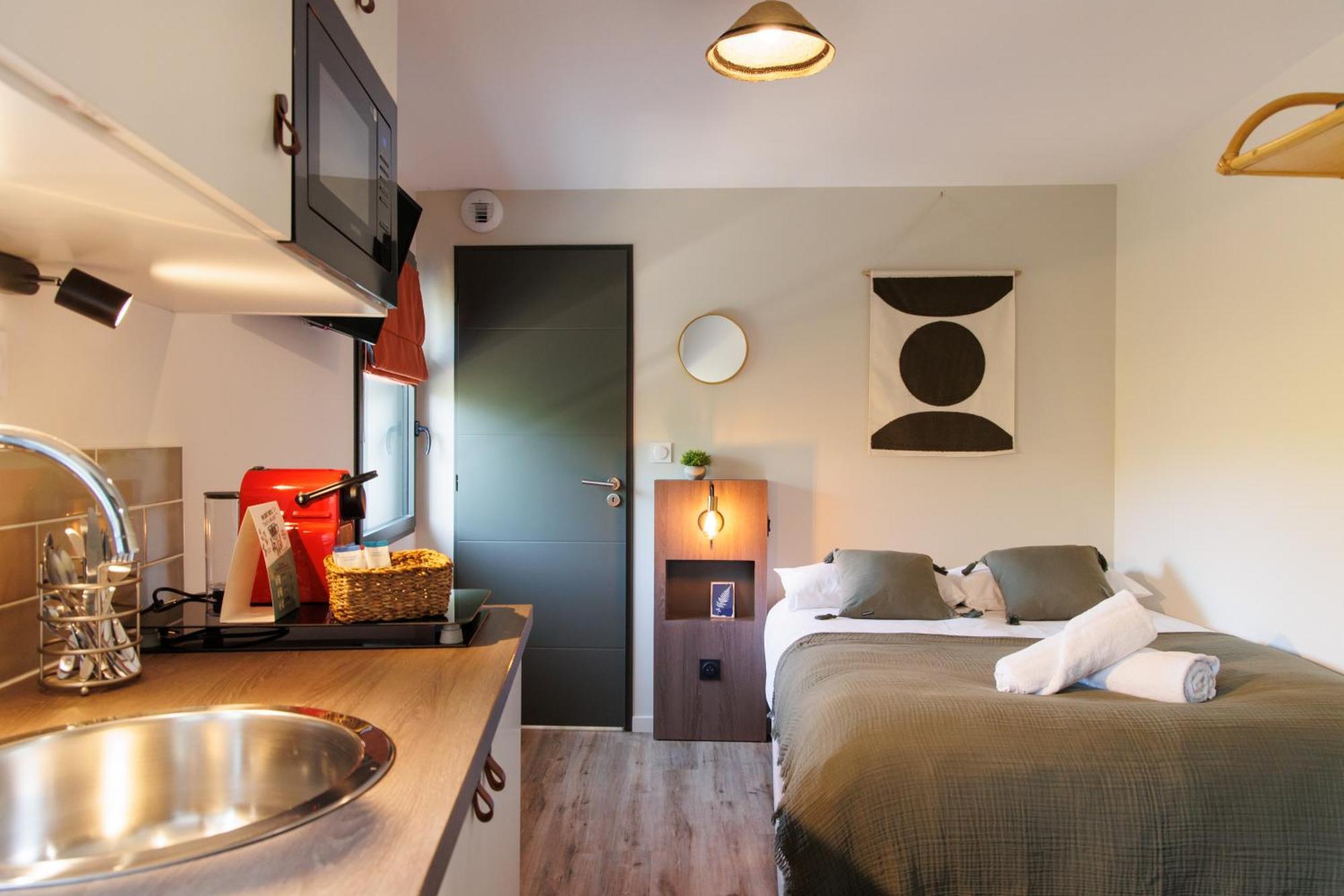 Appart'Hotel Le Corot - Acces Autonome - Saint-Junien Centre Zewnętrze zdjęcie