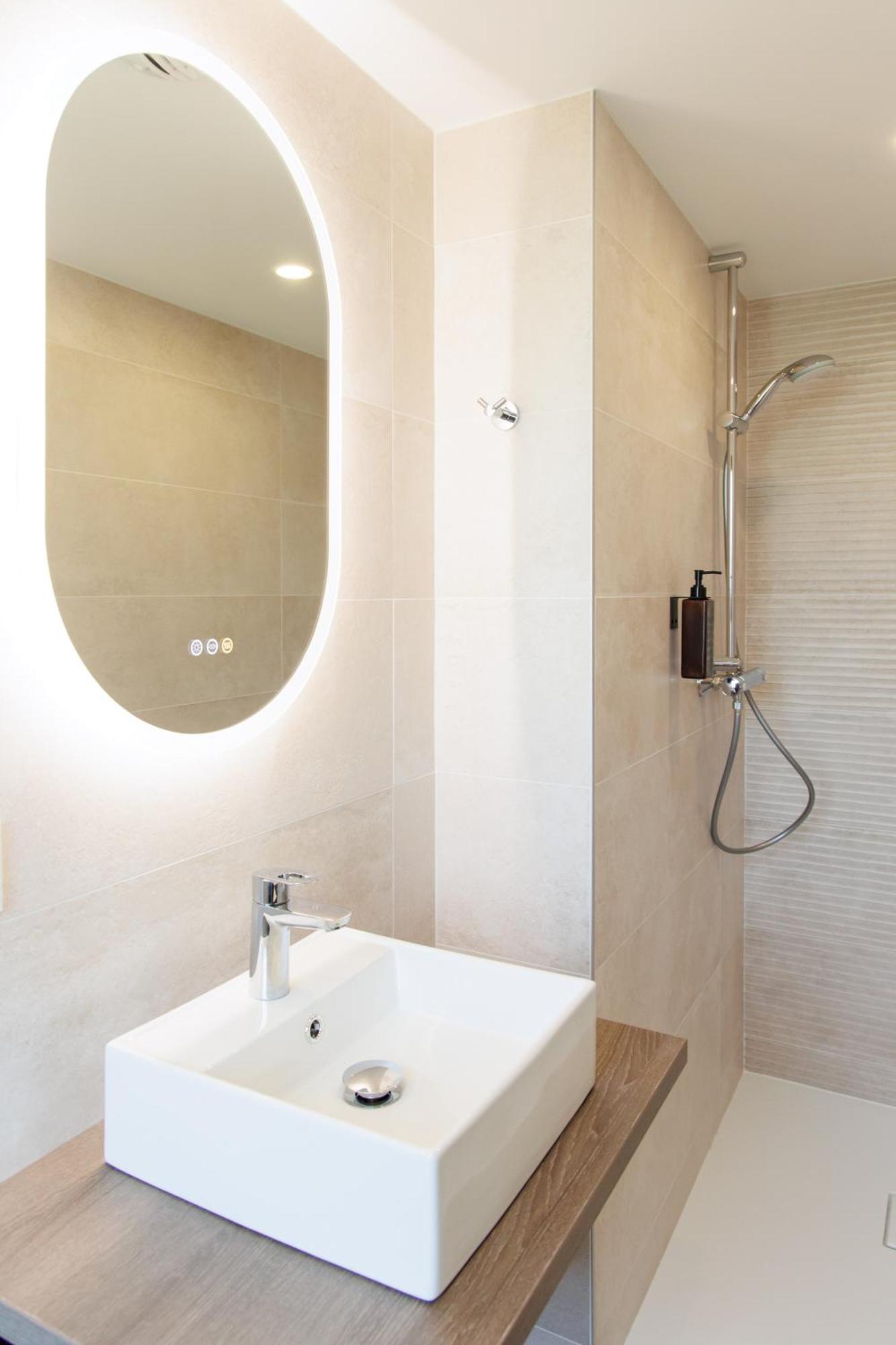 Appart'Hotel Le Corot - Acces Autonome - Saint-Junien Centre Zewnętrze zdjęcie