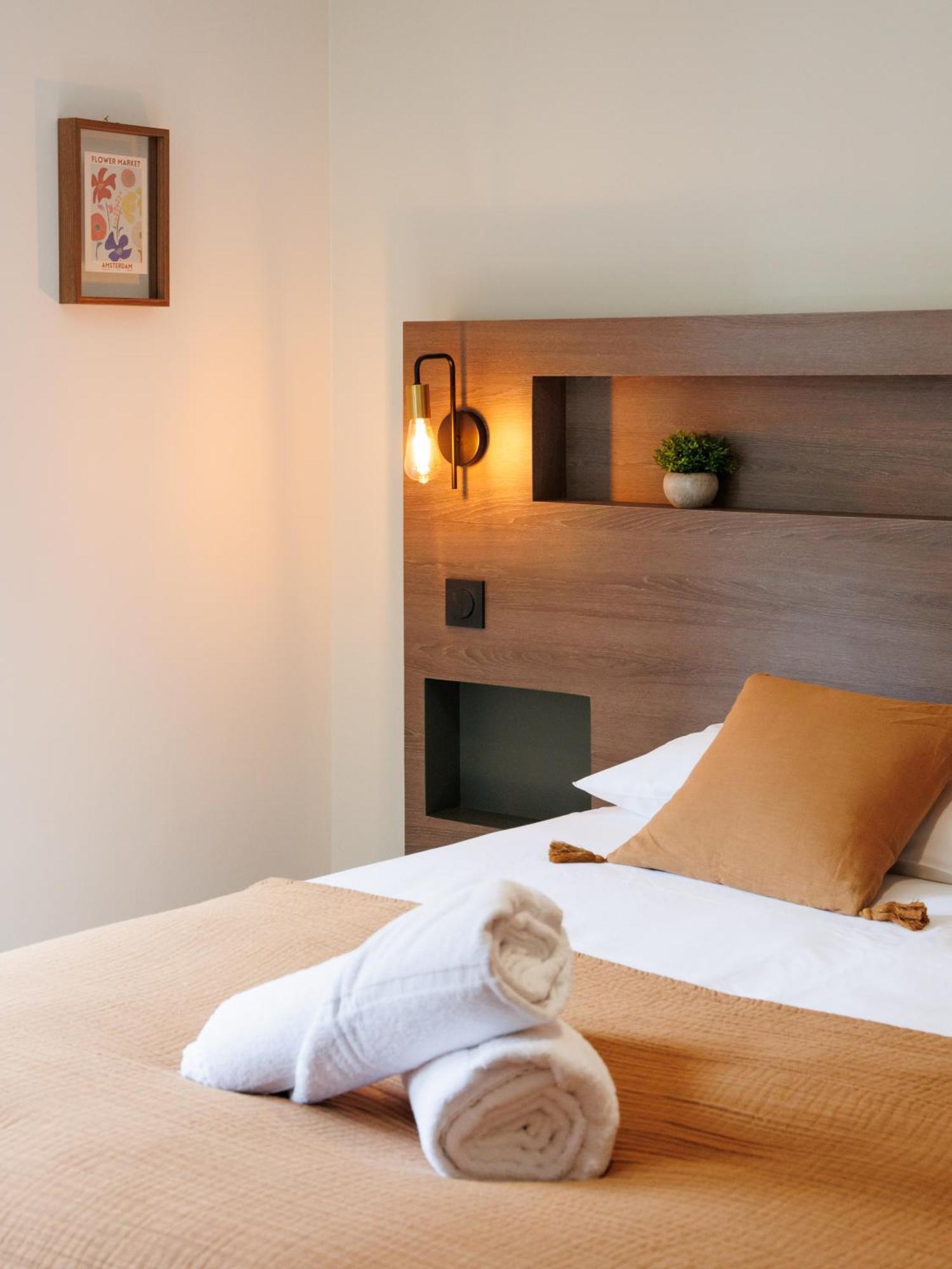 Appart'Hotel Le Corot - Acces Autonome - Saint-Junien Centre Zewnętrze zdjęcie