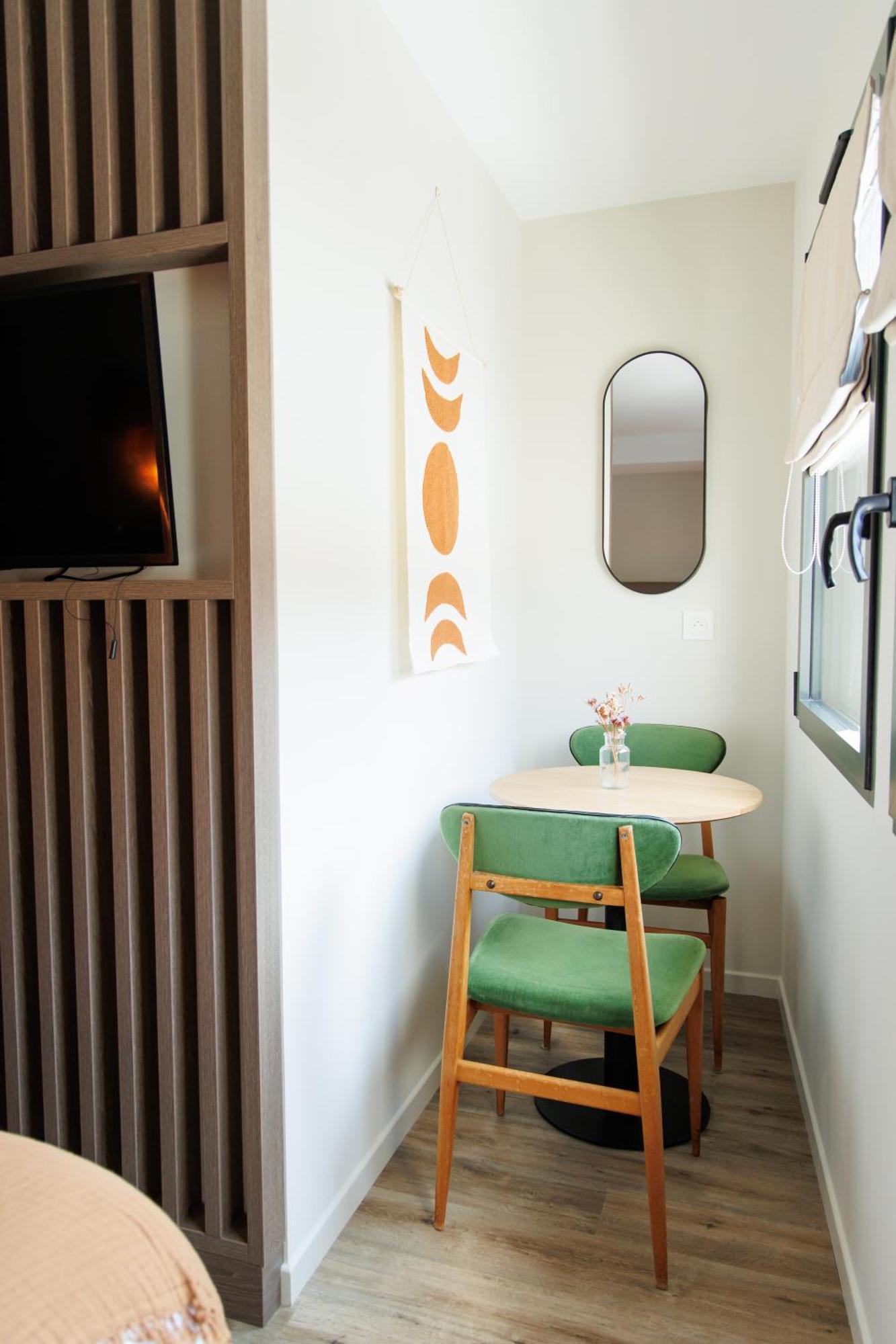 Appart'Hotel Le Corot - Acces Autonome - Saint-Junien Centre Zewnętrze zdjęcie