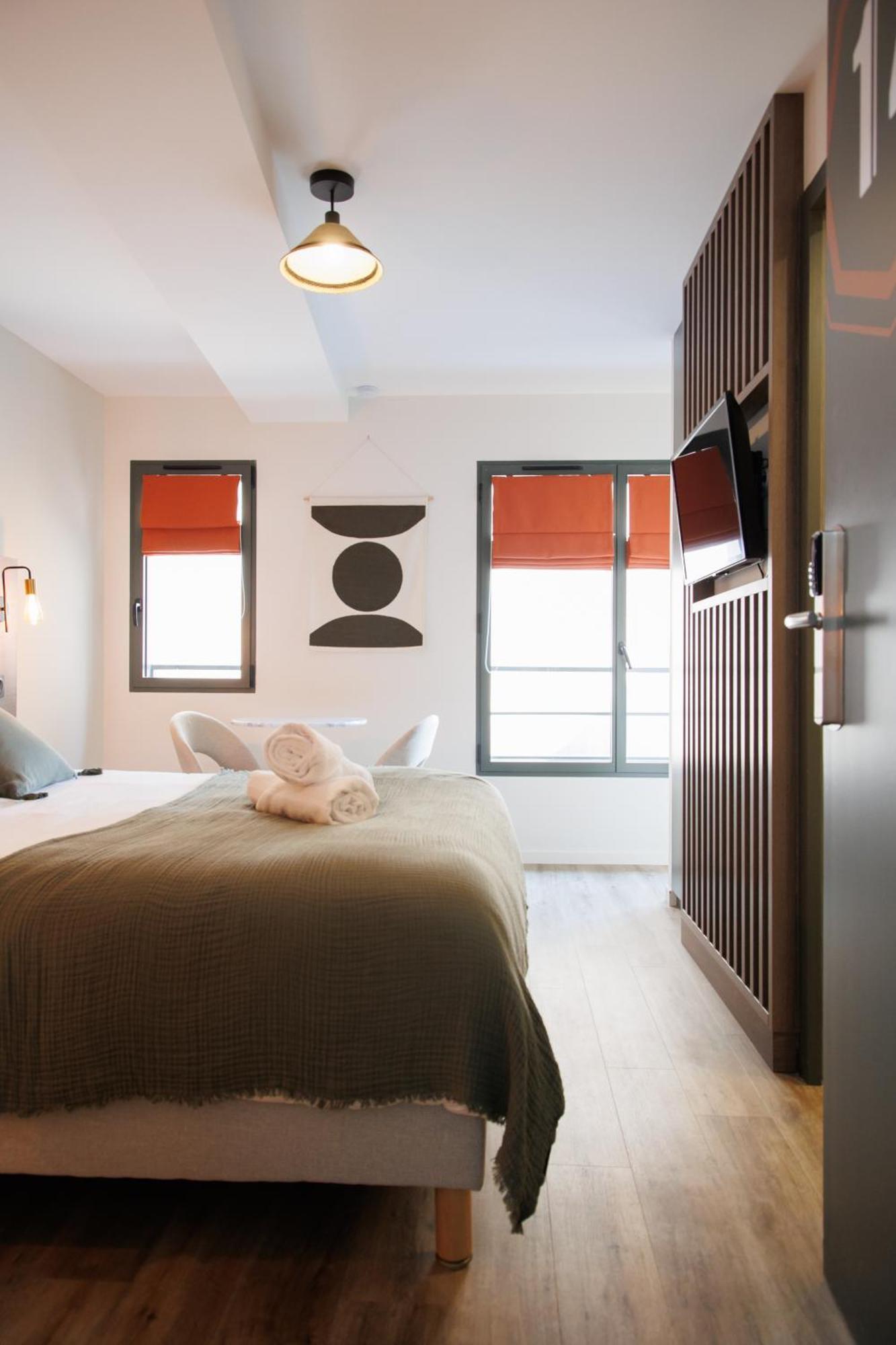Appart'Hotel Le Corot - Acces Autonome - Saint-Junien Centre Zewnętrze zdjęcie