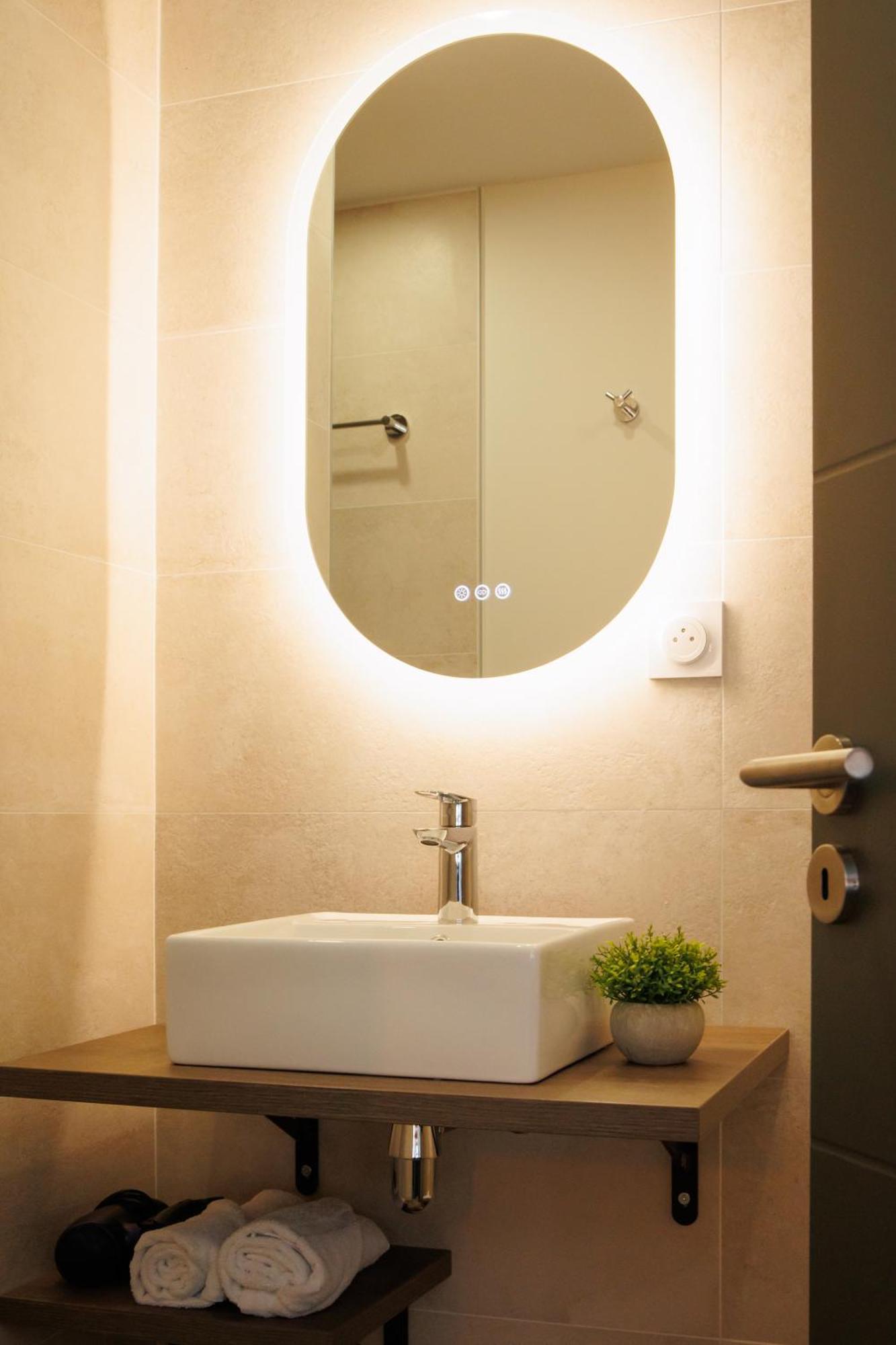 Appart'Hotel Le Corot - Acces Autonome - Saint-Junien Centre Zewnętrze zdjęcie